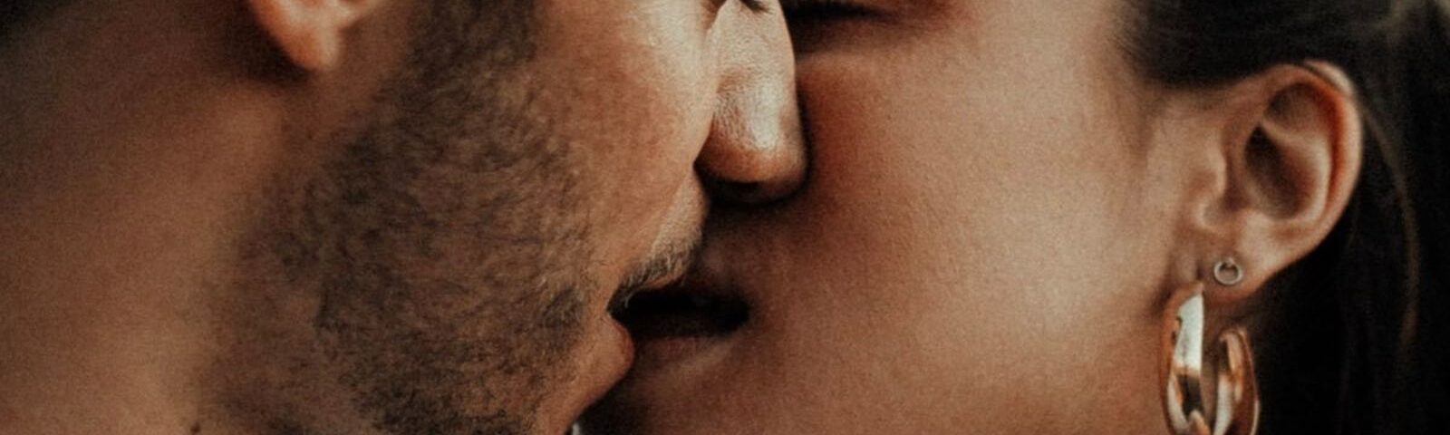 Aprender a besar a un hombre